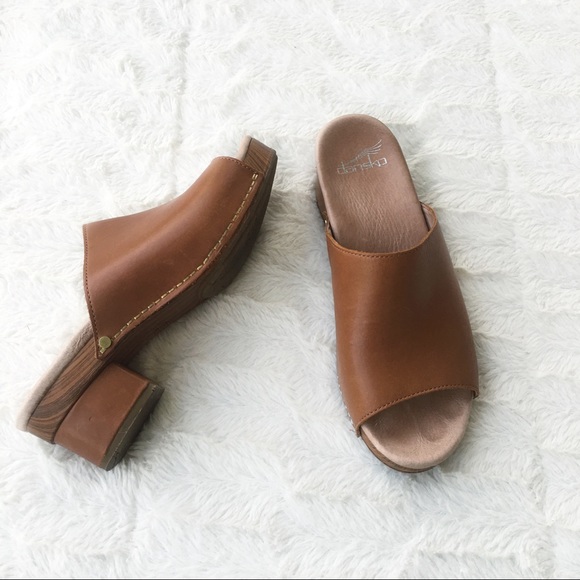 Dansko Shoes - Dansko Maci Camel Leather Clogs